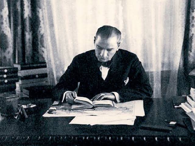 Atatürk'ün not düştüğü bir kitap sayfası